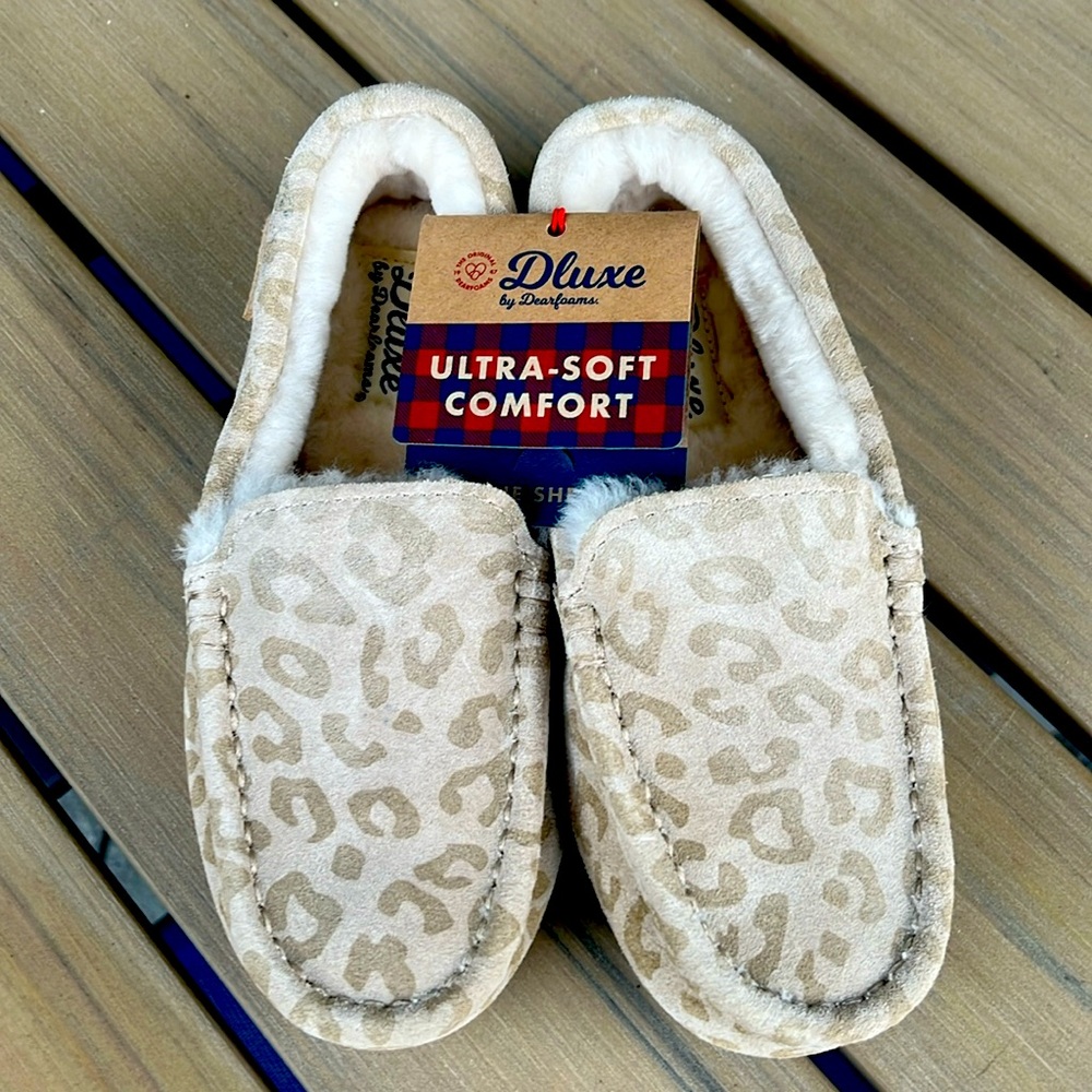 NWT Kids Cheetah Moccasin Slippers
-Dluxe by Deartoams